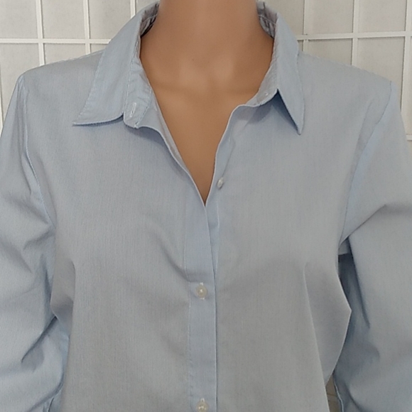 Apt. 9 Tops - Apt.9 WMNS light blue button down shirt